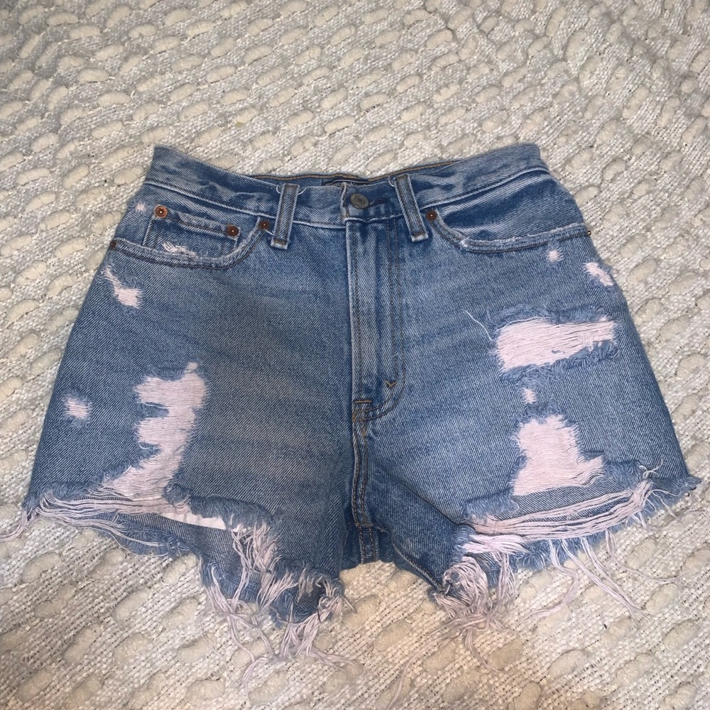 ABERCROMBIE HIGH WAISTED SHORTS